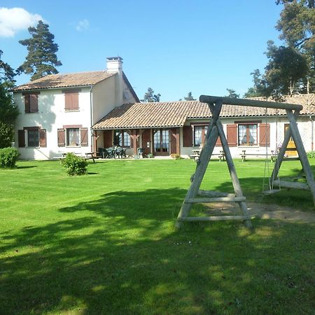 Auberge les Volpilières Ruynes-en-Margeride Exterior foto