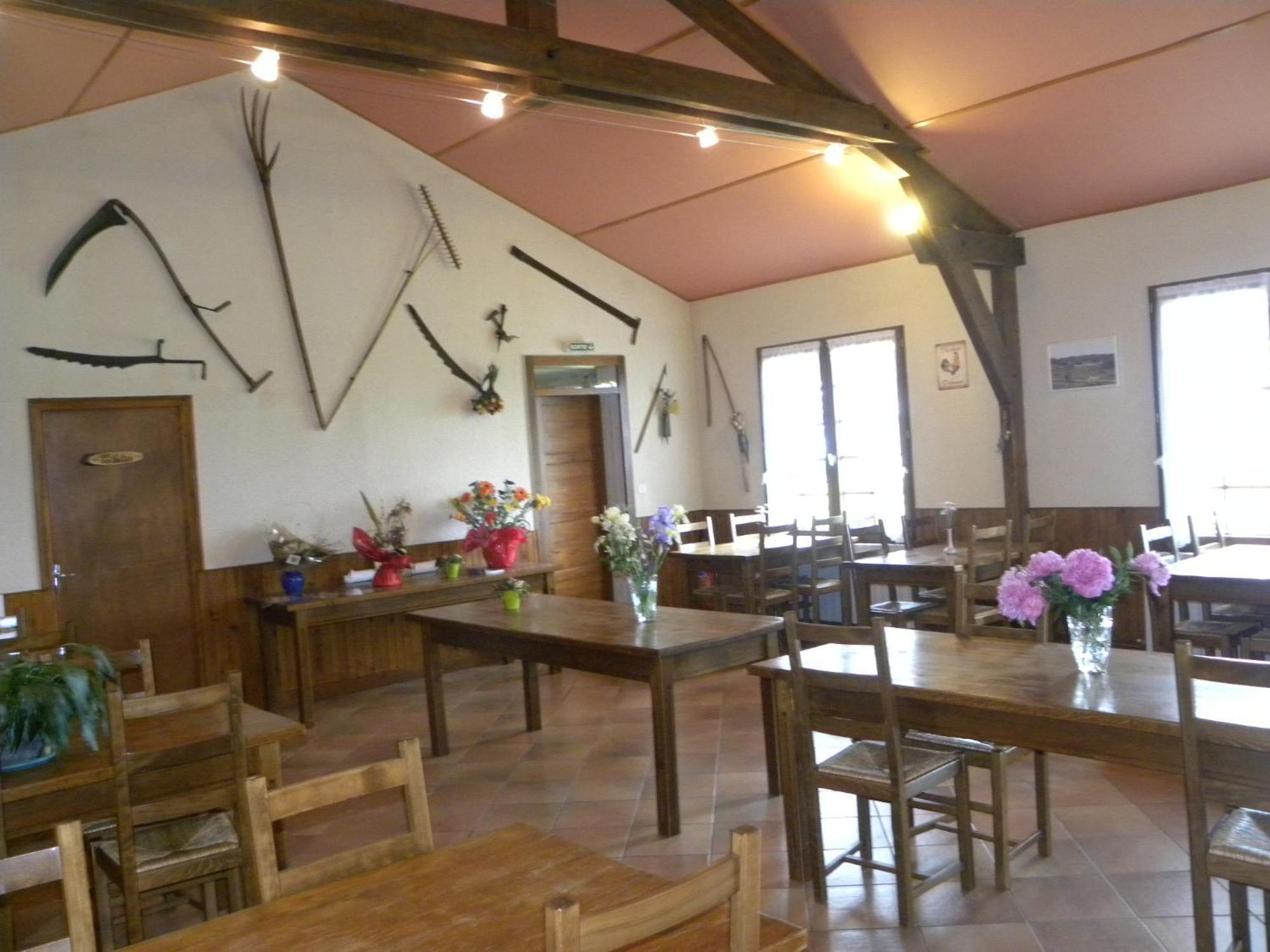 Auberge les Volpilières Ruynes-en-Margeride Exterior foto